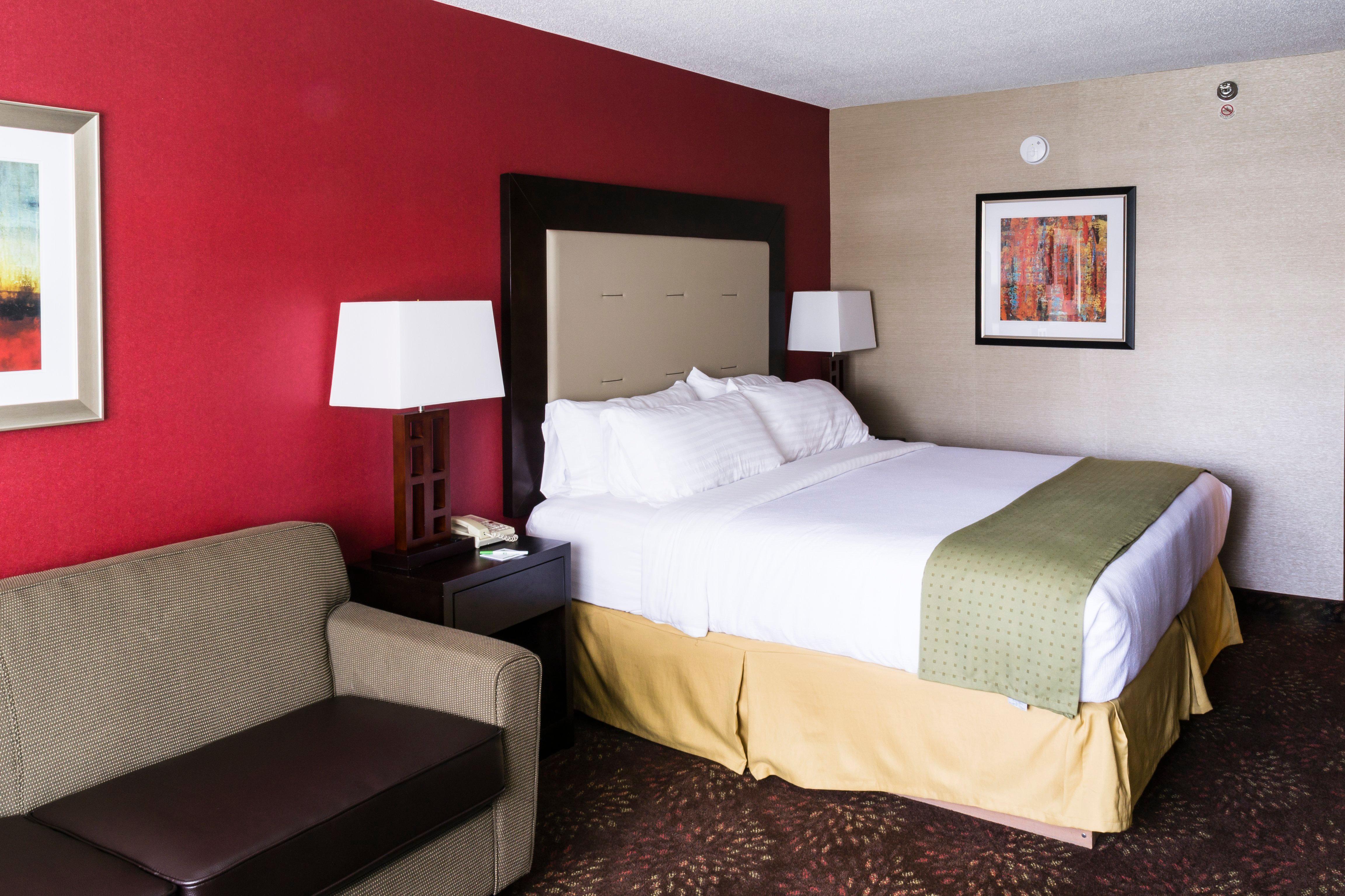 Holiday Inn Express Big Rapids, An Ihg Hotel מראה חיצוני תמונה